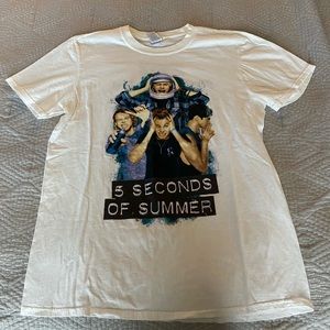 5sos sounds good feels good 2016 tour shirt